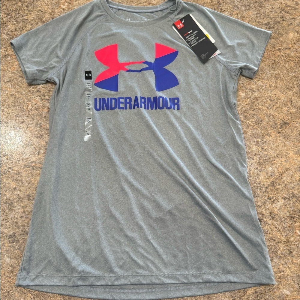 New Under Armour Girls Shirt